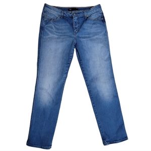 Levi's Flatters and Flaunts Skinny Leg Women's Sz 14M Medium Wash Mid Rise Blue